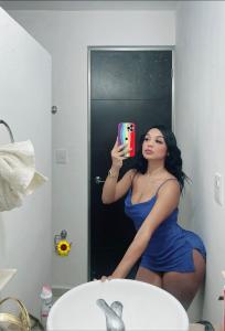 664538570: Chica busca chico en Málaga