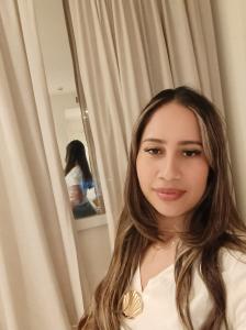 667694619: Chica busca chico en Sevilla