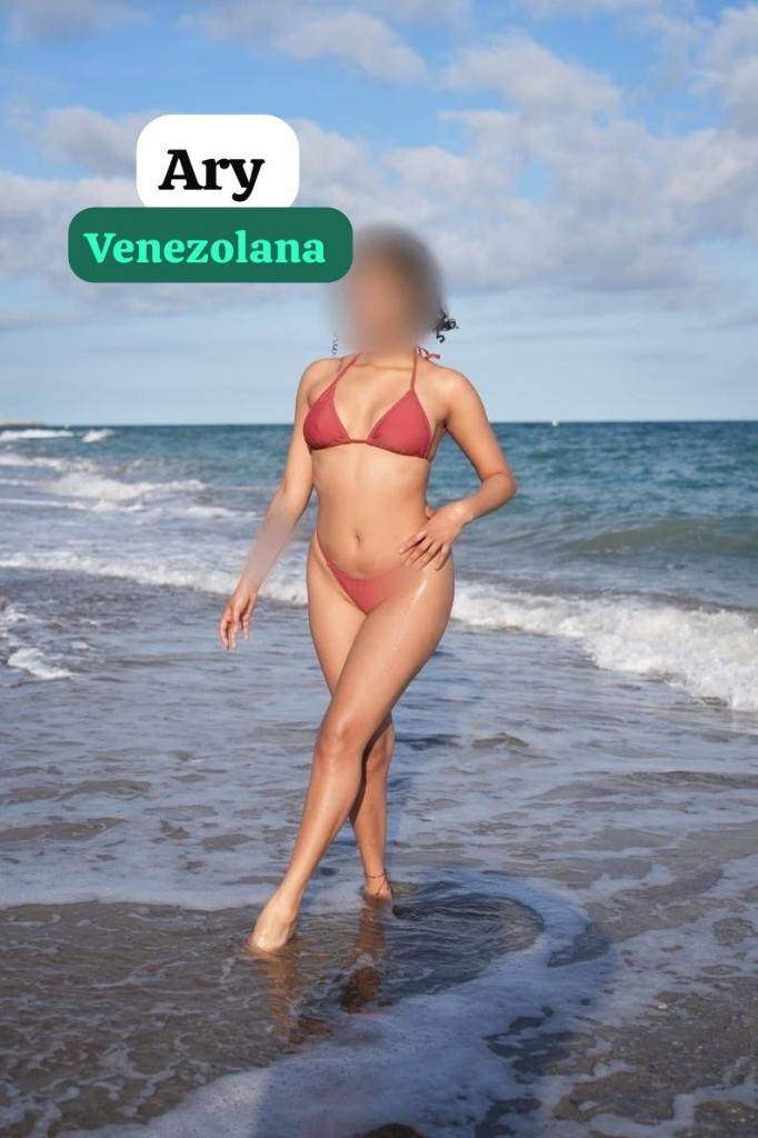 Chica busca chico en Alicante: Chica busca chico