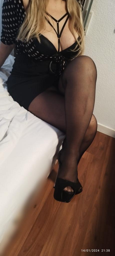 Chica busca chico en Granada: 