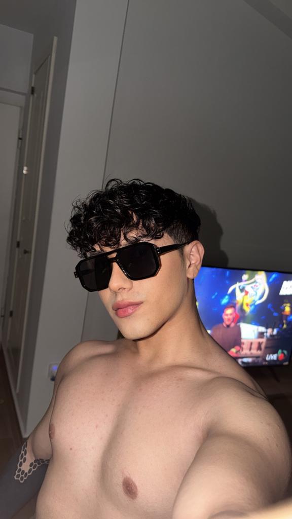 662414297: Chico busca chica en Madrid