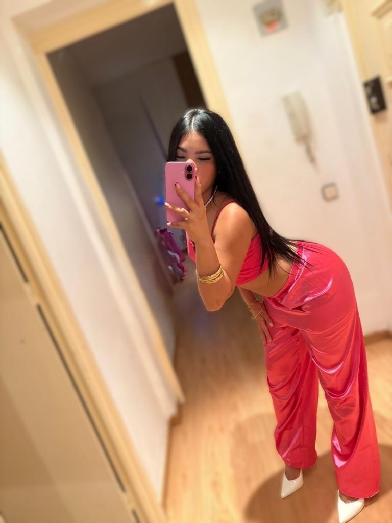 Chica busca chico en Granada: Chica busca chico