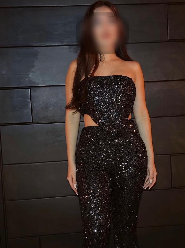 Chica busca chico en Alicante: Chica busca chico