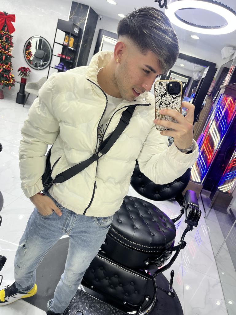 663936078: Chico busca chica en Ibiza