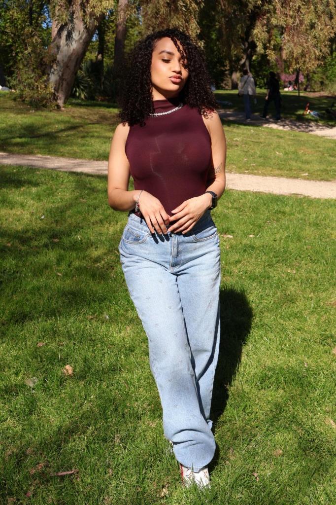 Chica busca chico en Málaga: Chica busca chico