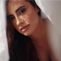 607879267: Chica busca chico en Barcelona