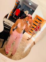 697708106: Chica busca chico en Granada