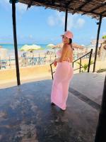 697708106: Chica busca chico en Granada