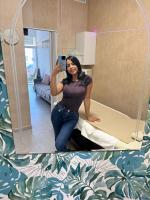 612270381: Chica busca chico en Málaga