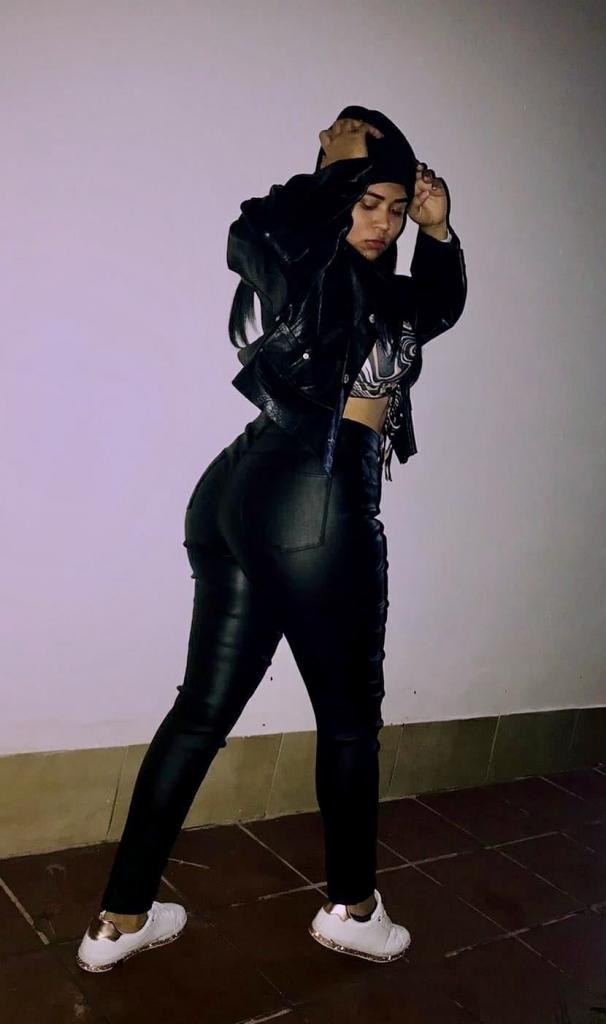 Chica busca chico en Cádiz: 