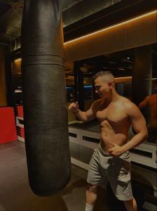 Chico busca chica en Madrid: 