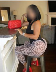 671285896: Chica busca chico en Navarra