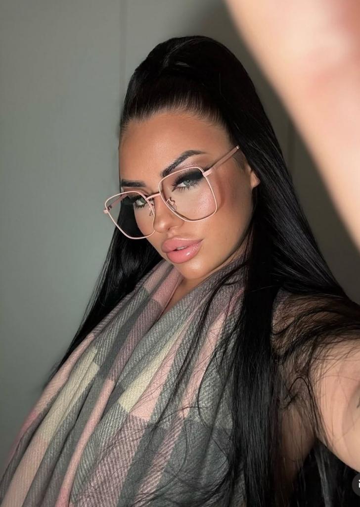 Chica busca chico en Barcelona: 