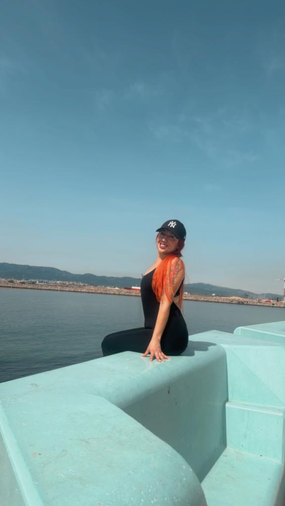 Chica busca chico en Cádiz: 