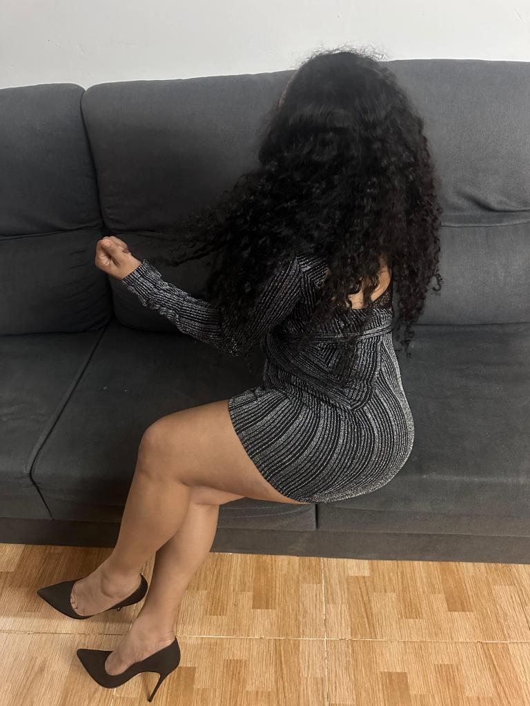 611357213: Chica busca chico en Barcelona