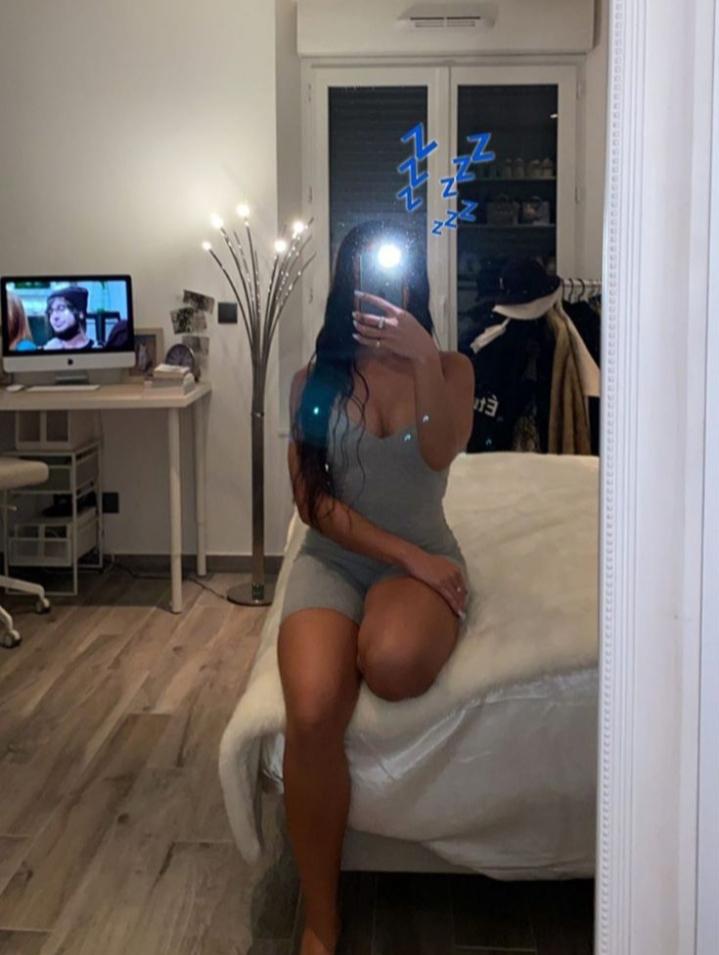 Chica busca chico en Almería: 