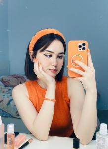 670738176: Chica busca chico en Madrid