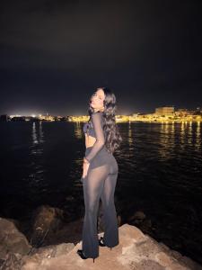 610880239: Chica busca chico en Ibiza