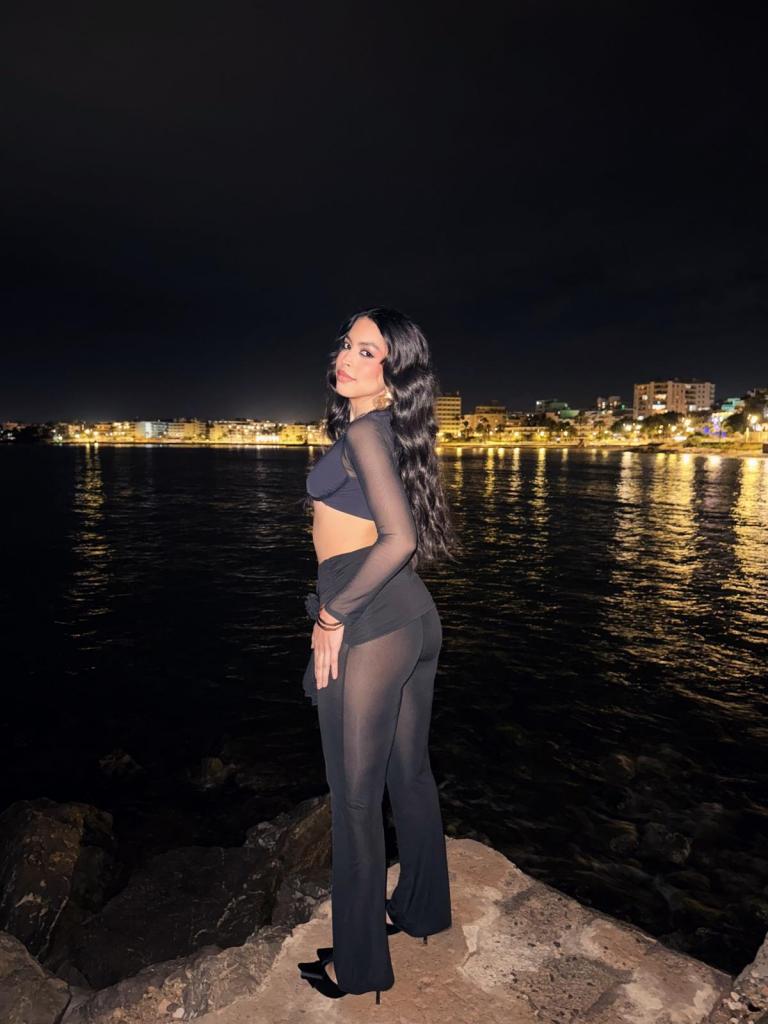 Chica busca chico en Ibiza: 