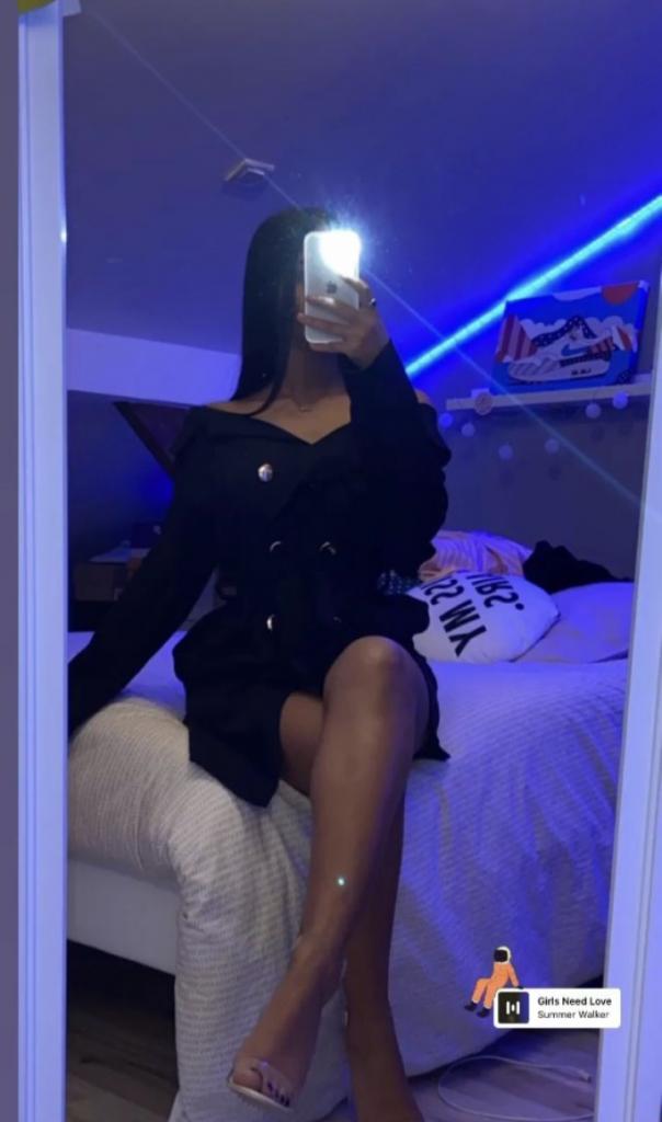 Chica busca chico en Almería: 