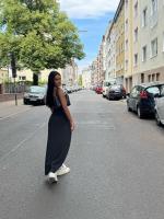 614210813: Chica busca chico en Barcelona