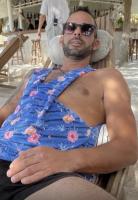 615488395: Chico busca chica en Barcelona