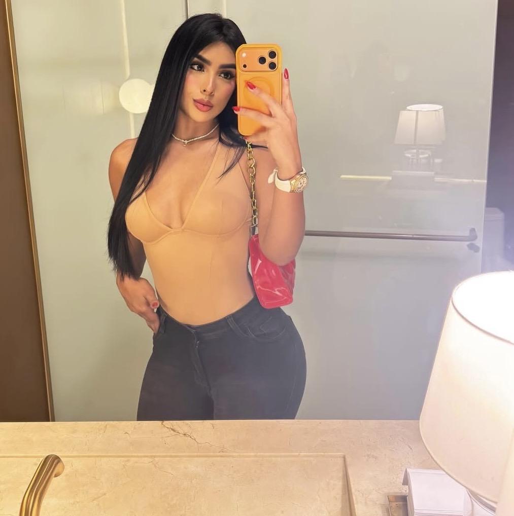 632905621: Chica busca chico en La Coruña