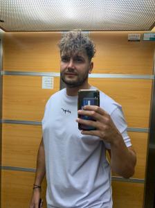 604196671: Chico busca chica en Cádiz