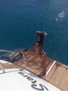 613503977: Chica busca chico en Ibiza