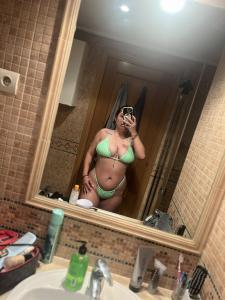 Chica busca chico en Almería: 
