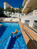 604226546: Chica busca chico en Málaga