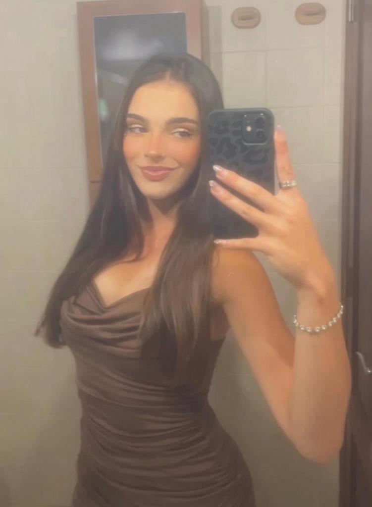 Chica busca chico en Ibiza: 