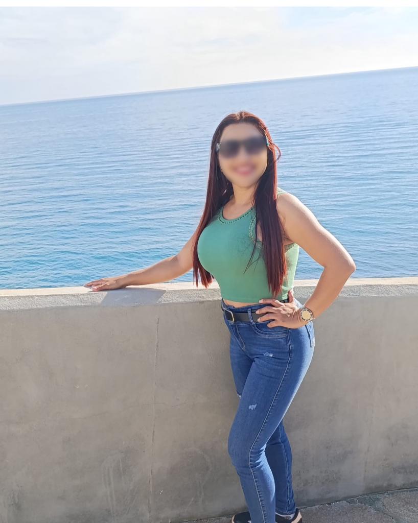 Chica busca chico en Granada: Chica busca chico