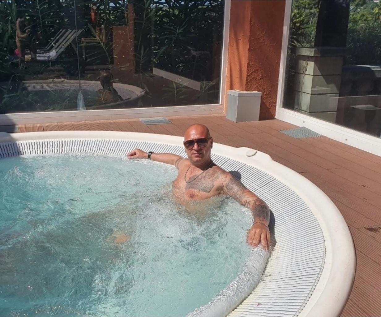 633381766: Chica busca chico en Álava