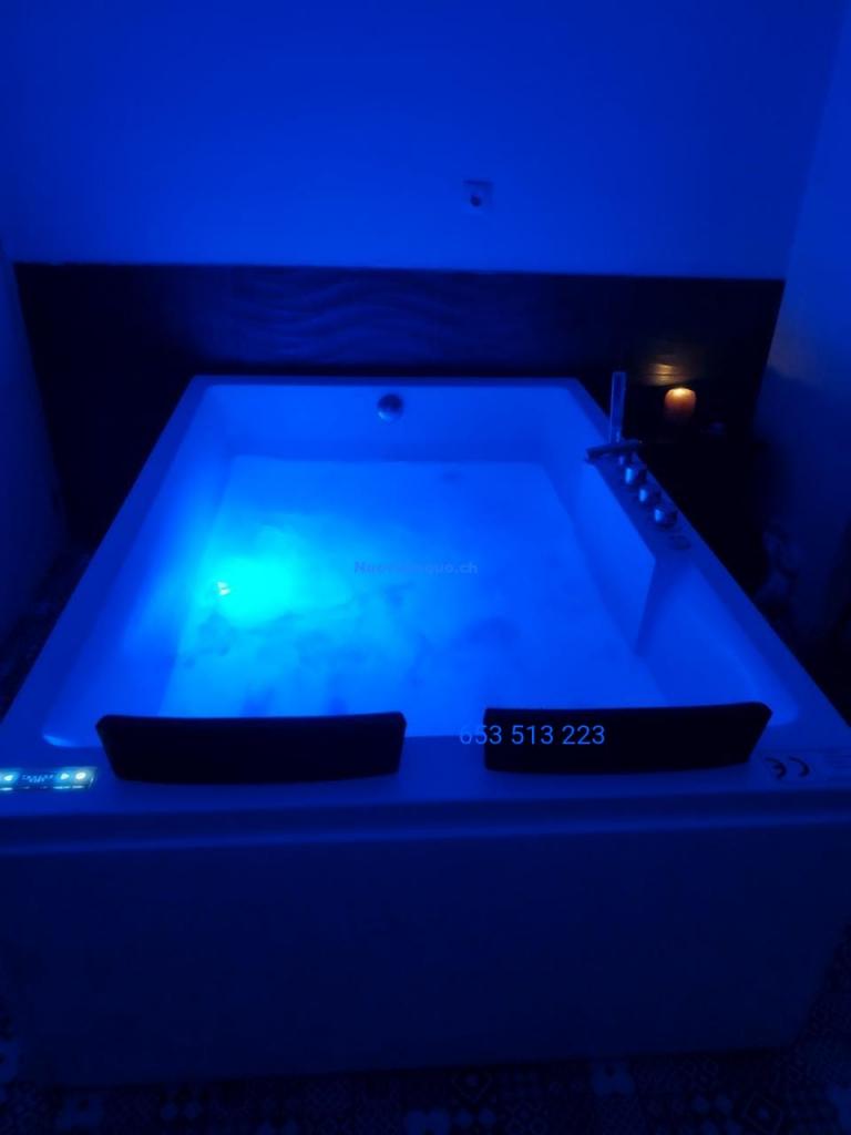 653513223: Chica busca chico en Barcelona