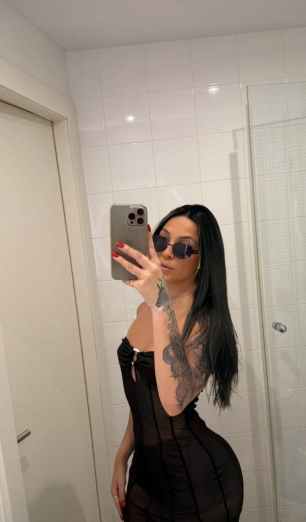 Chica busca chico en Málaga: Chica busca chico