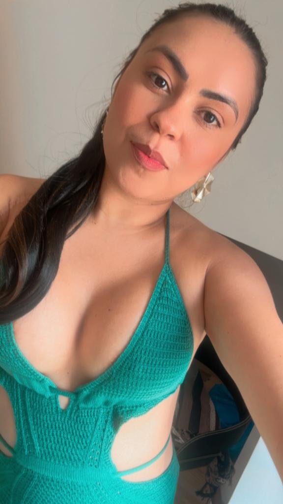 607533381: Chica busca chico en Pontevedra