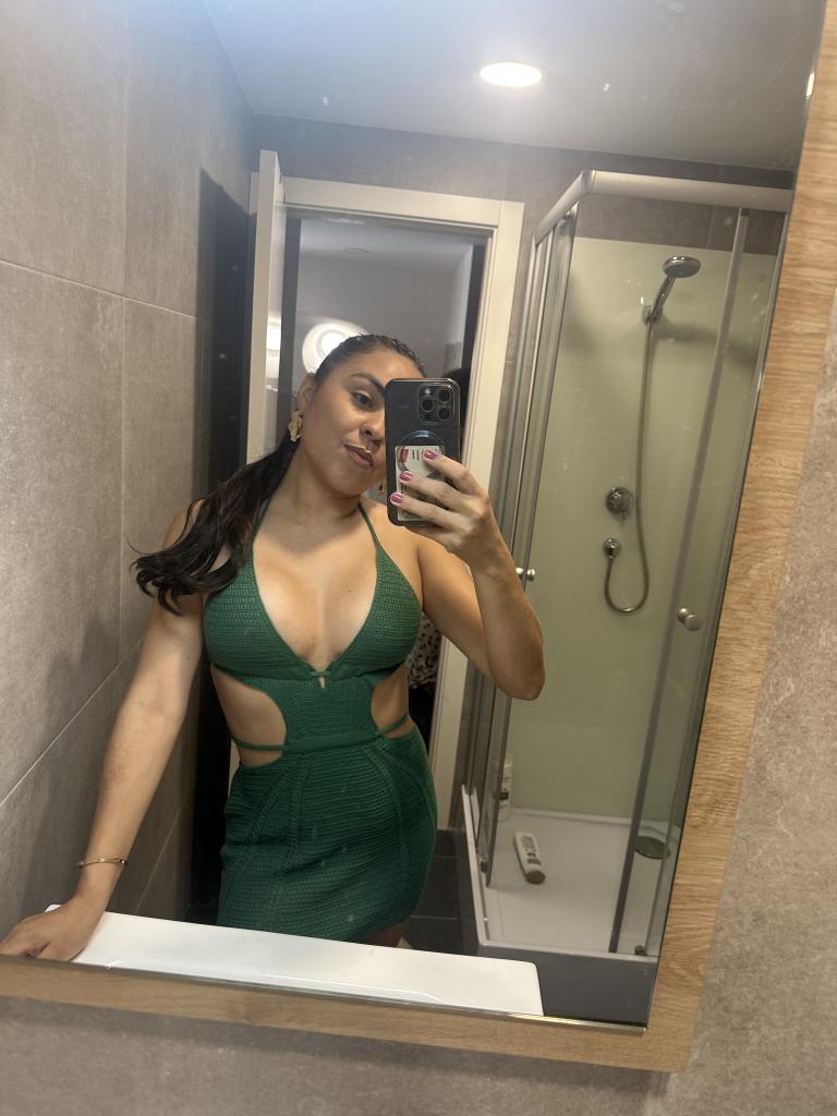 607533381: Chica busca chico en Pontevedra