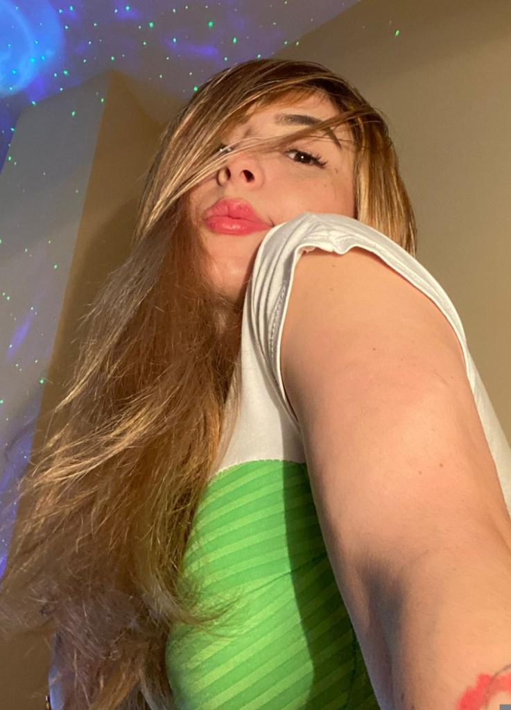 661128871: Chica busca chico en Granada