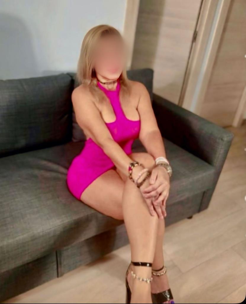 Chica busca chico en Almería: 