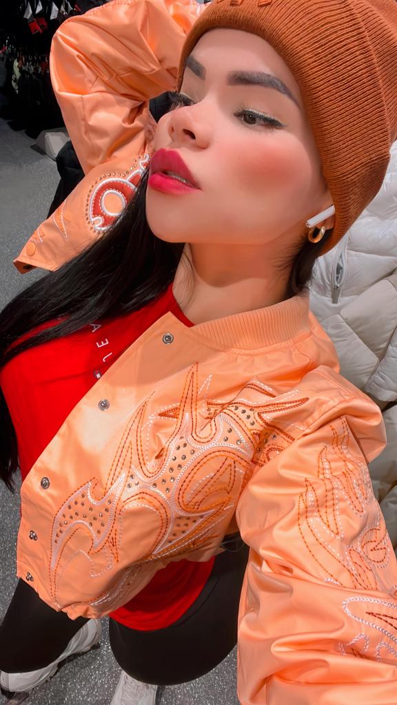 614833027: Chica busca chico en Murcia