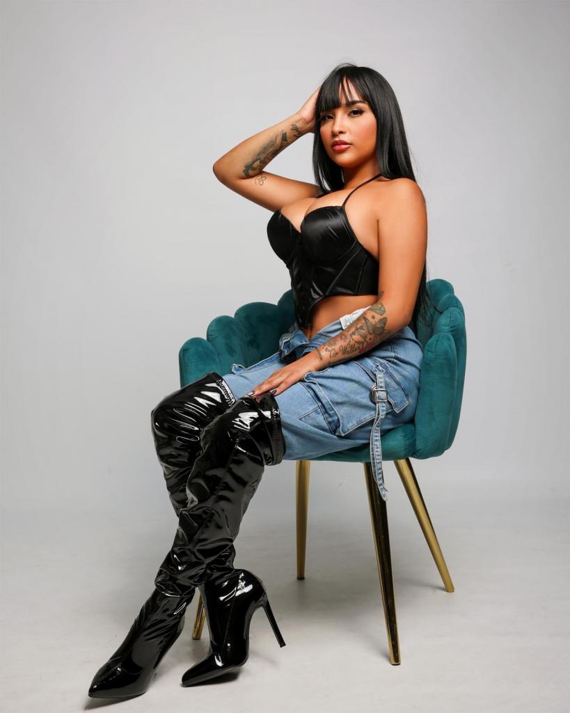 611335563: Chica busca chico en Sevilla