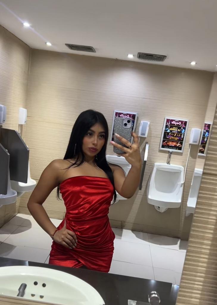 607086277: Chica busca chico en Sevilla