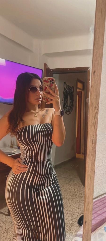 697624169: Chica busca chico en Málaga