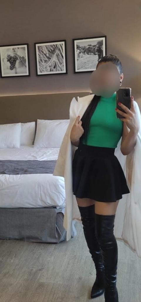Chica busca chico en Almería: Chica busca chico