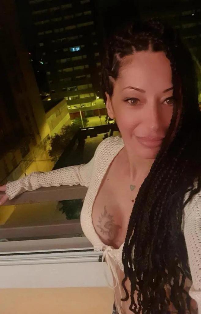 645578117: Chica busca chico en Barcelona