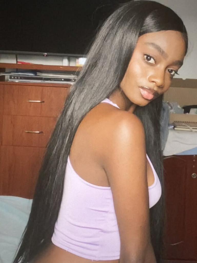 624032238: Chica busca chico en Navarra