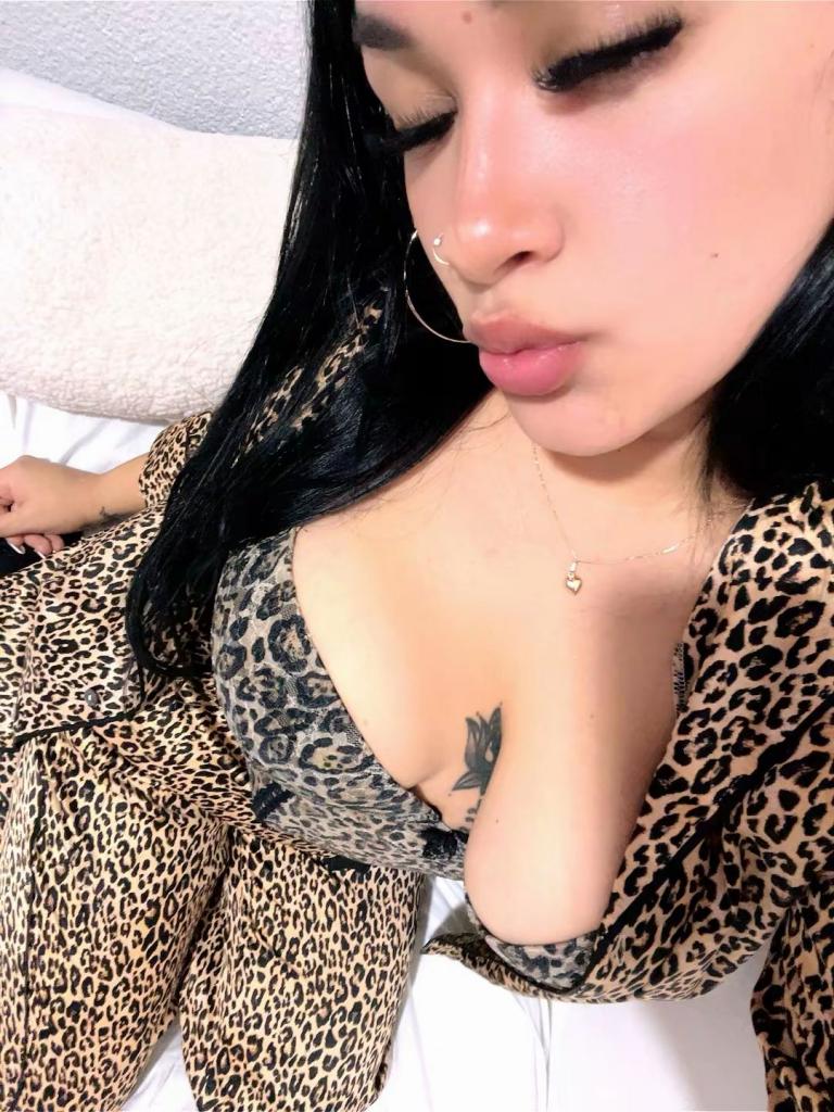 Chica busca chico en Cádiz: 