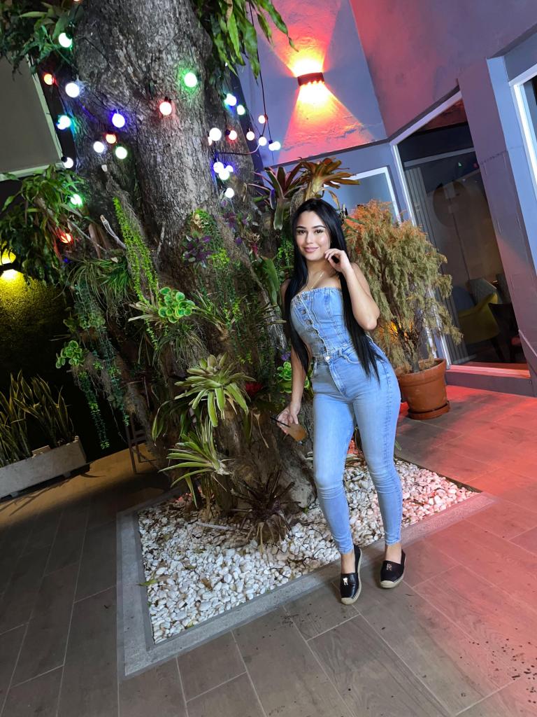 614212572: Chica busca chico en Barcelona