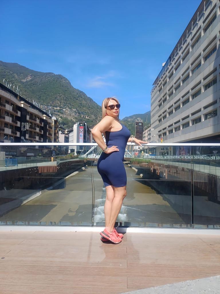 689580218: Chica busca chico en Lérida